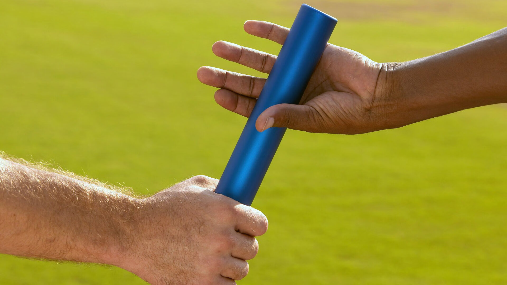 凯瑟琳·伯科夫女子50米仰泳决赛夺冠瞬间，女子50米仰泳半决赛