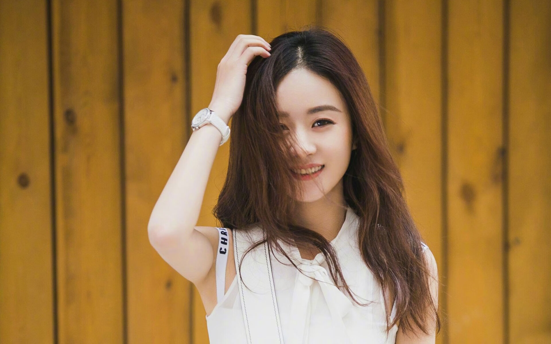 李娜亮相国际赛事支持中国小将登场，李娜战绩