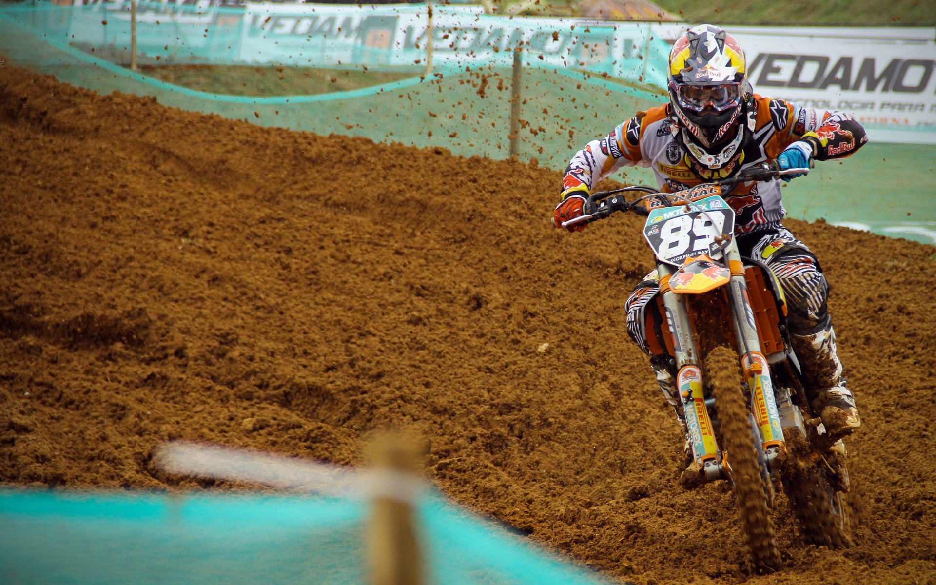 世界杯:巴西球迷桑巴舞与鼓点将每场比赛变成嘉年华